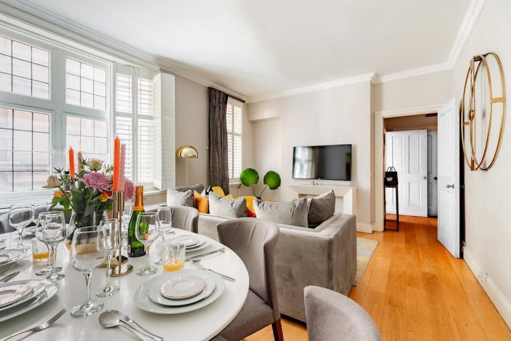 Revamped & Luxxe For Covent Garden Lovers! Adorable City Home For Families & Friends London Exterior foto